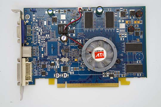 蓝宝石SAPPHIRE Radeon X700SE 512MB HYPERMEMORY 显示卡（ATI Radeon X700SE芯片）